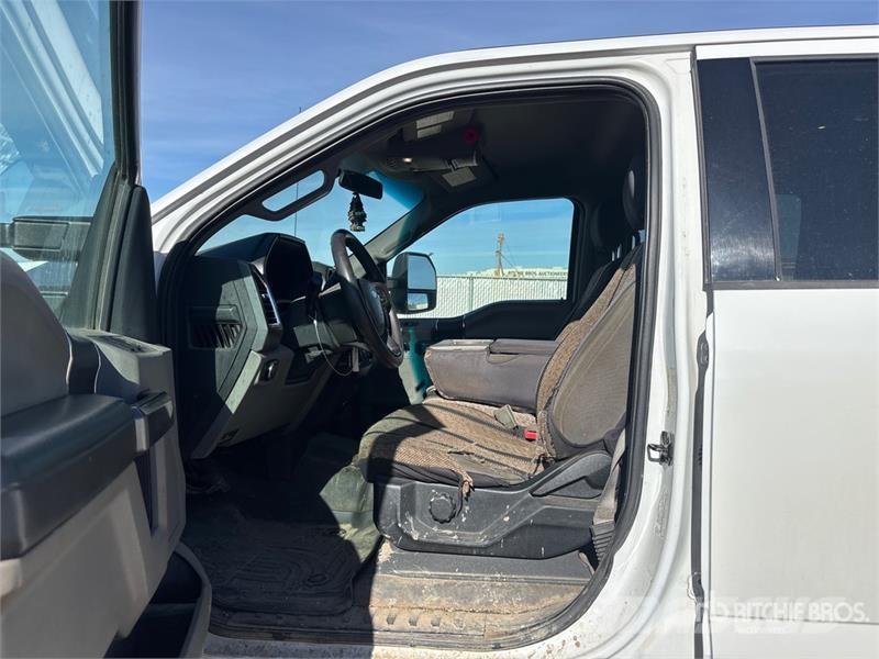 Ford F-250 XLT 4x4 Crew Cab Pickup Ostalo