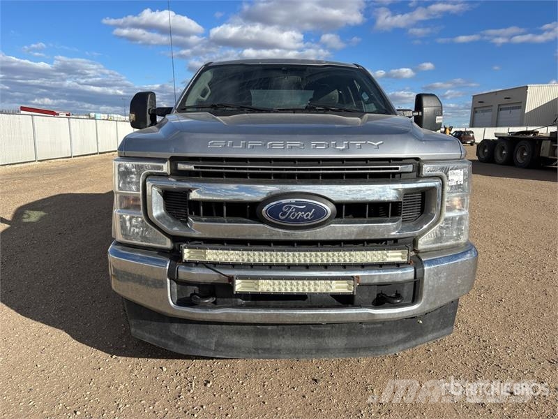 Ford F-250 XLT 4x4 Crew Cab Pickup Anders