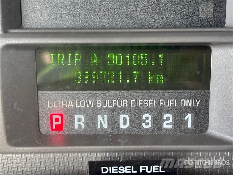 Ford F-250 XLT 4x4 Crew Cab Pickup Andre varebiler