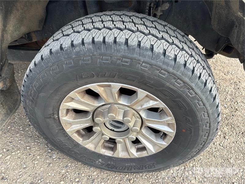 Ford F-250 XLT 4x4 Crew Cab Pickup Ostalo