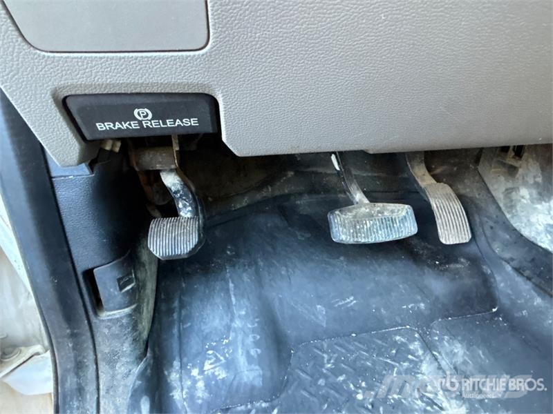 Ford F-250 XLT 4x4 Crew Cab Pickup Ostalo