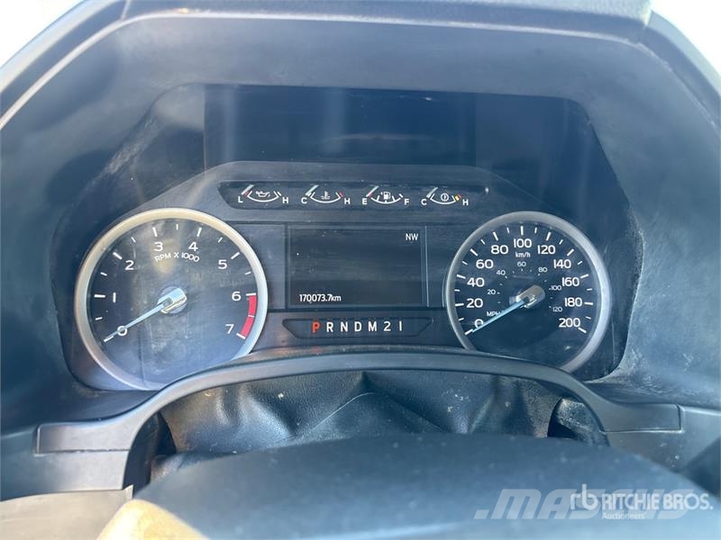 Ford F-250 XLT 4x4 Crew Cab Pickup Inne