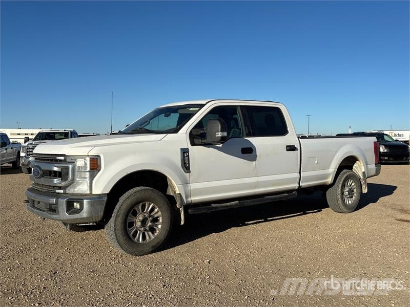 Ford F-250 XLT 4x4 Crew Cab Pickup Ostalo