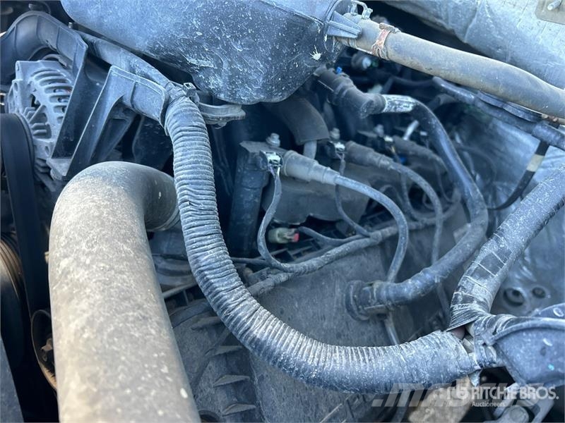Ford F-250 XLT 4x4 Crew Cab Pickup Ostalo