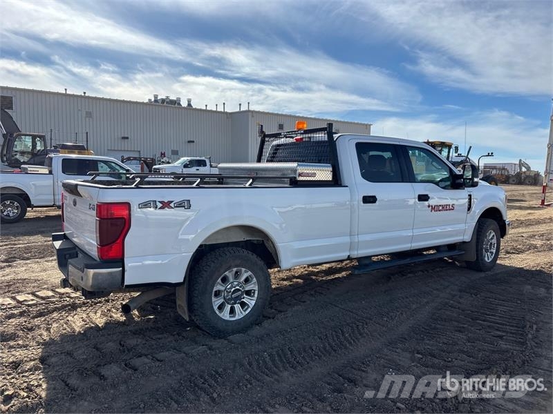 Ford F-250 XLT 4x4 Crew Cab Pickup Autre fourgon / utilitaire