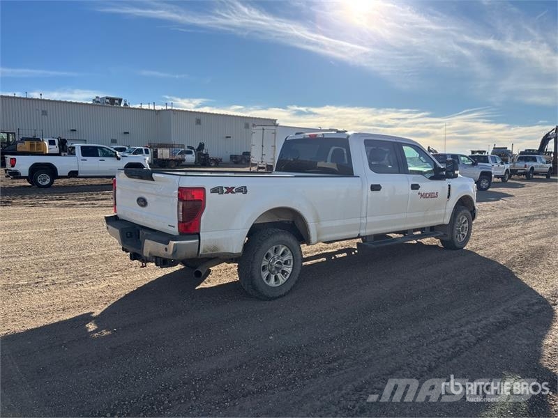 Ford F-250 XLT 4x4 Crew Cab Pickup Прочие фургоны