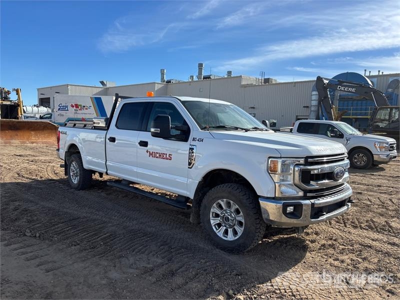 Ford F-250 XLT 4x4 Crew Cab Pickup Autre fourgon / utilitaire