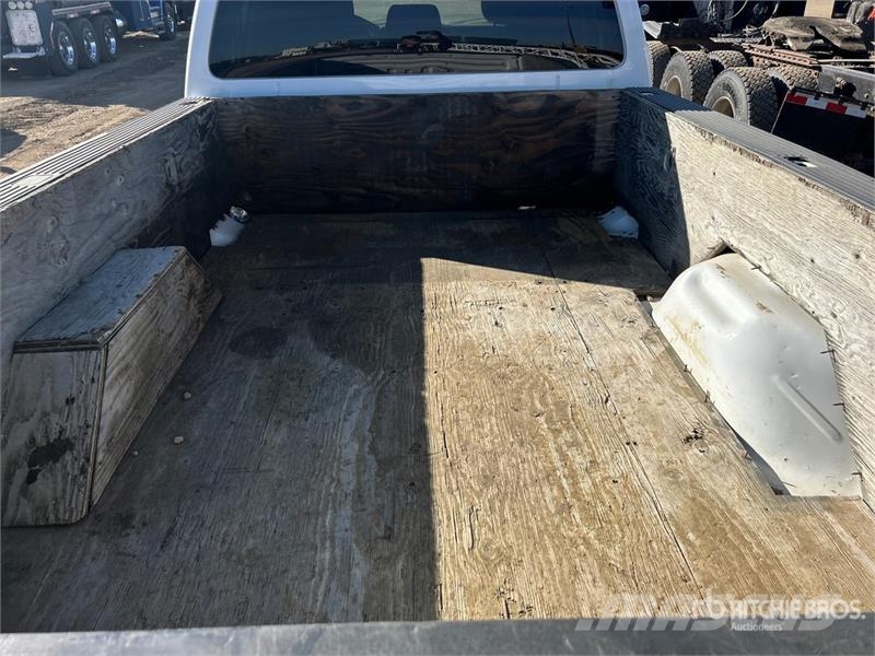 Ford F-250 XLT 4x4 Crew Cab Pickup Прочие фургоны