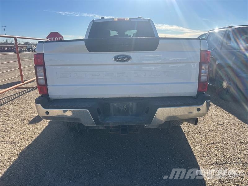 Ford F-250 XLT 4x4 Crew Cab Pickup Ostalo