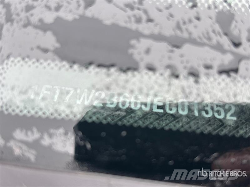 Ford F-250 XLT 4x4 Crew Cab Pickup Ostalo