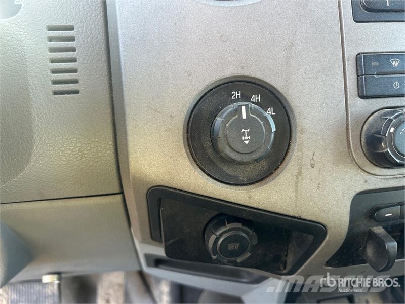 Ford F-250 XLT 4x4 Crew Cab Pickup Прочие фургоны