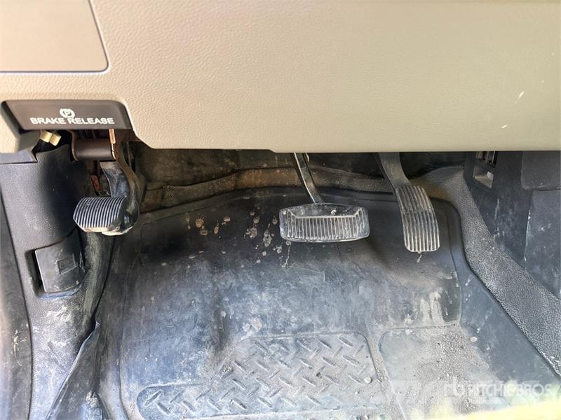Ford F-250 XLT 4x4 Crew Cab Pickup Ostalo