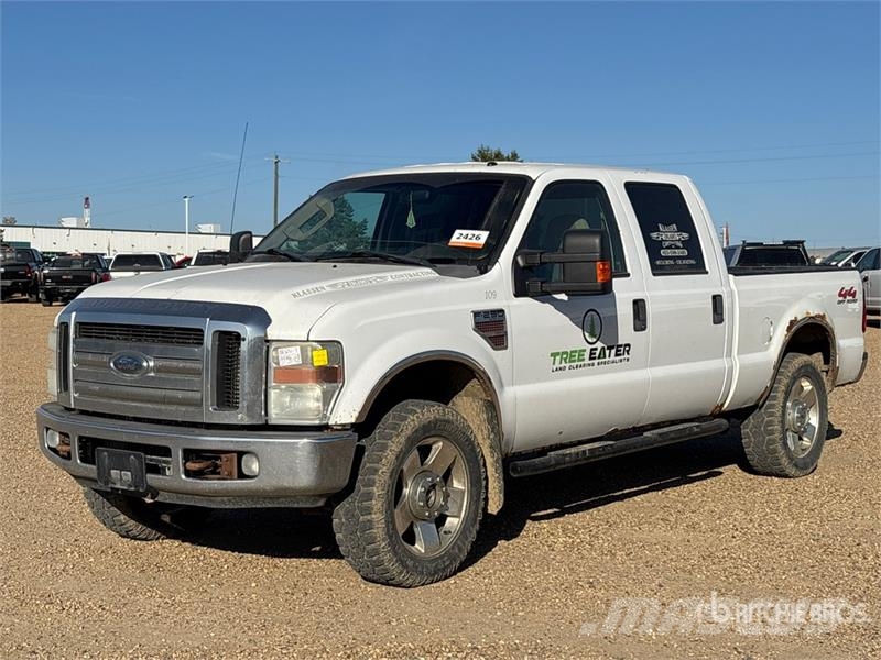 Ford F-250 XLT 4x4 Crew Cab Pickup Andre varebiler