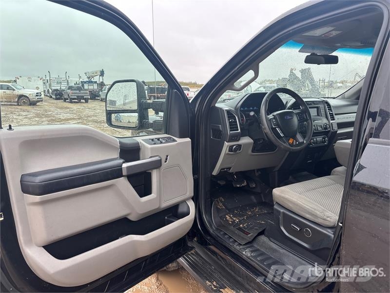 Ford F-250 XLT 4x4 Crew Cab Pickup Ostalo