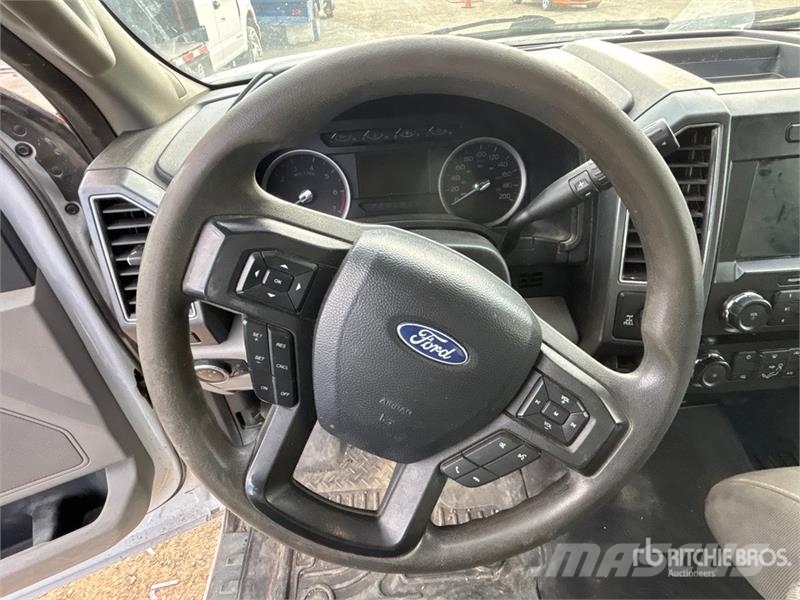 Ford F-250 XLT 4x4 Crew Cab Pickup Ostalo
