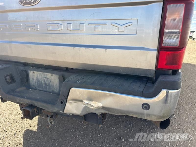 Ford F-250 XLT 4x4 Crew Cab Pickup Anders
