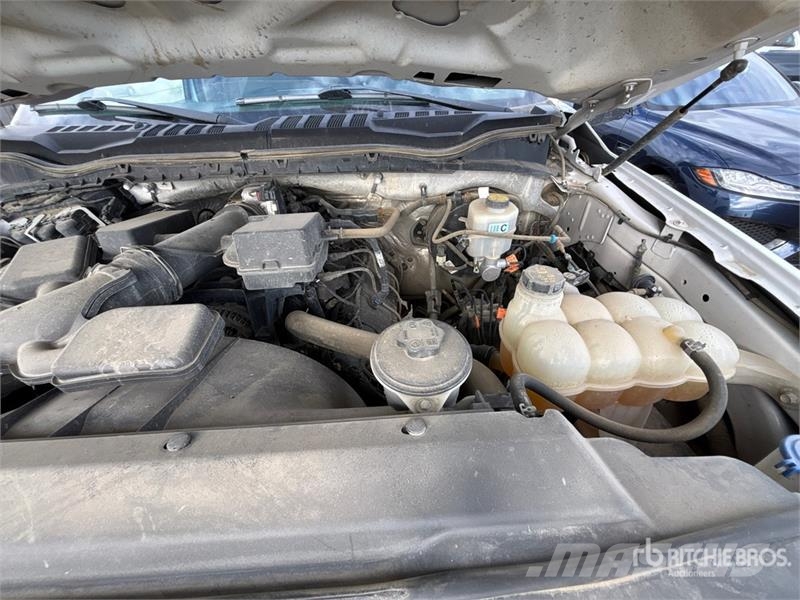 Ford F-250 XLT 4x4 Crew Cab Pickup Ostalo