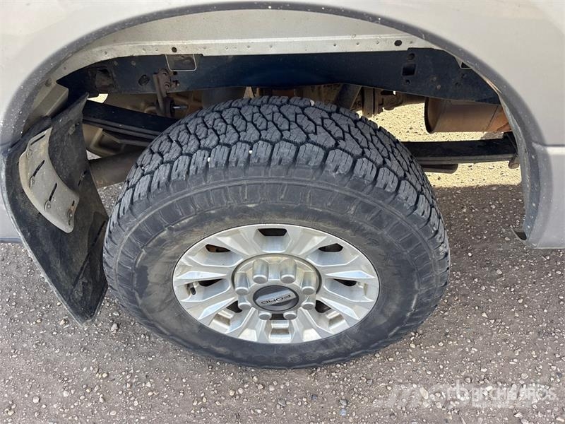 Ford F-250 XLT 4x4 Crew Cab Pickup Anders