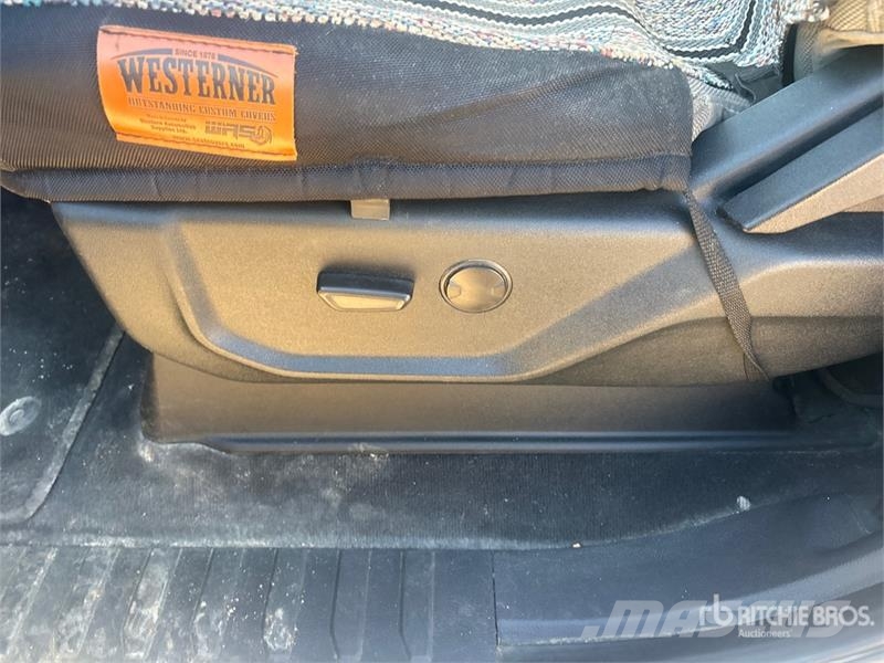 Ford F-250 XLT 4x4 Crew Cab Pickup Ostalo