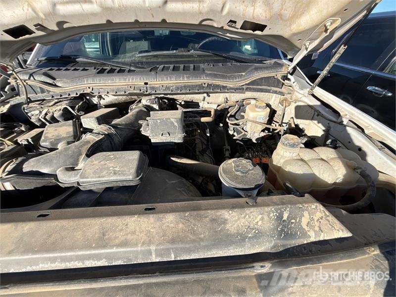 Ford F-250 XLT 4x4 Crew Cab Pickup Ostalo