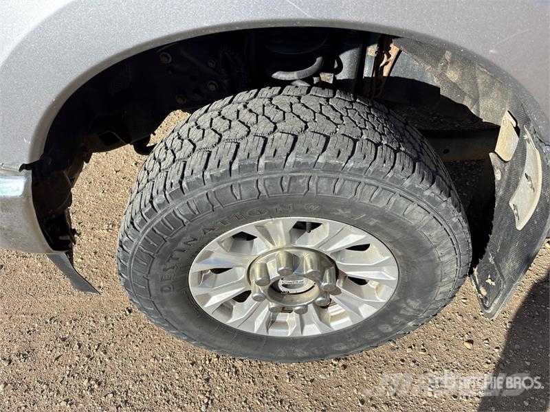 Ford F-250 XLT 4x4 Crew Cab Pickup Anders