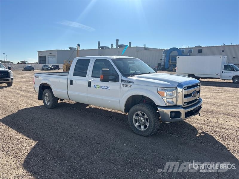 Ford F-250 XLT 4x4 Crew Cab Pickup Drugi