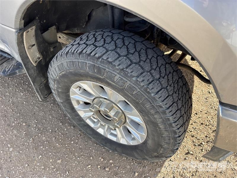 Ford F-250 XLT 4x4 Crew Cab Pickup Anders