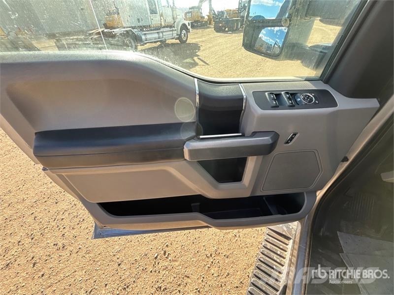 Ford F-250 XLT 4x4 Crew Cab Pickup Anders