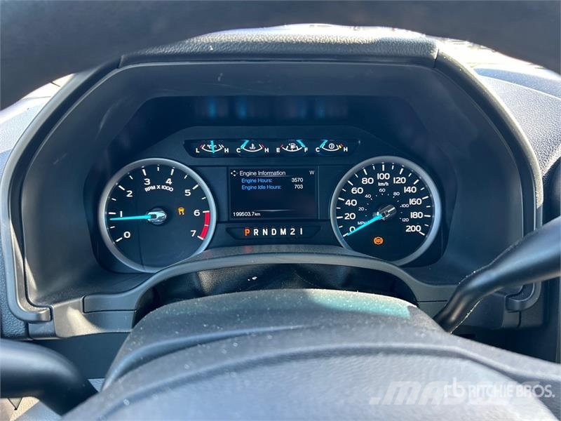 Ford F-250 XLT 4x4 Crew Cab Pickup Ostalo