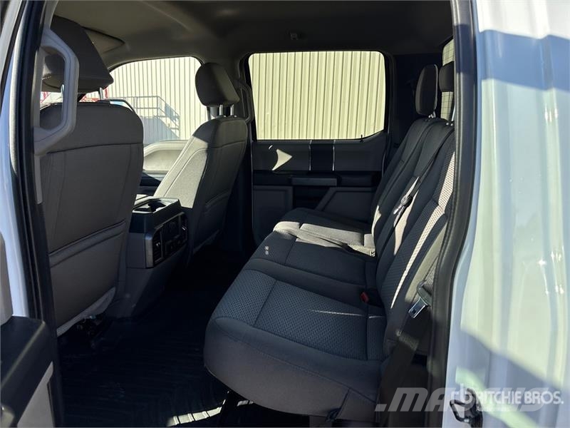 Ford F-250 XLT 4x4 Crew Cab Pickup Inne