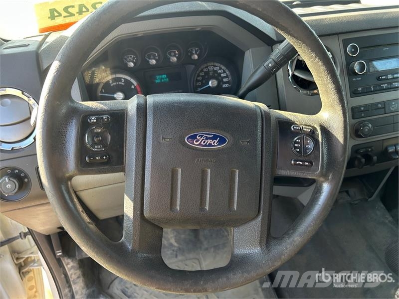 Ford F-250 XLT 4x4 Crew Cab Pickup Прочие фургоны
