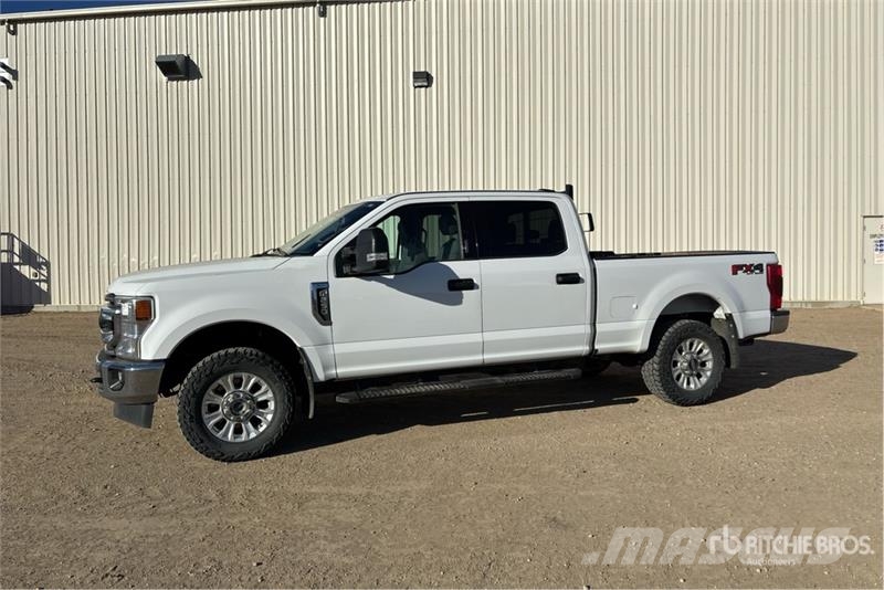 Ford F-250 XLT 4x4 Crew Cab Pickup Inne