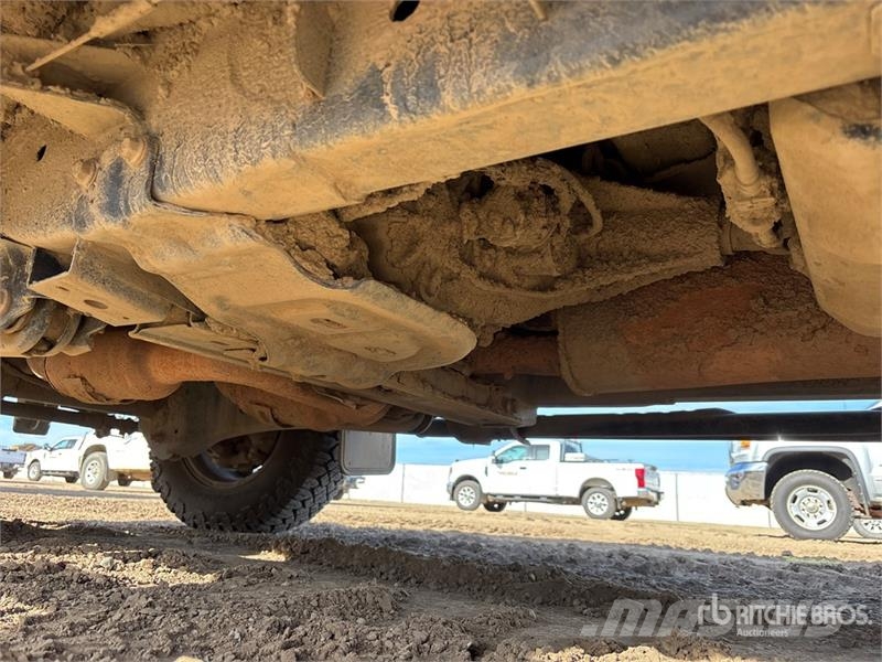 Ford F-250 XLT 4x4 Crew Cab Pickup Autre fourgon / utilitaire