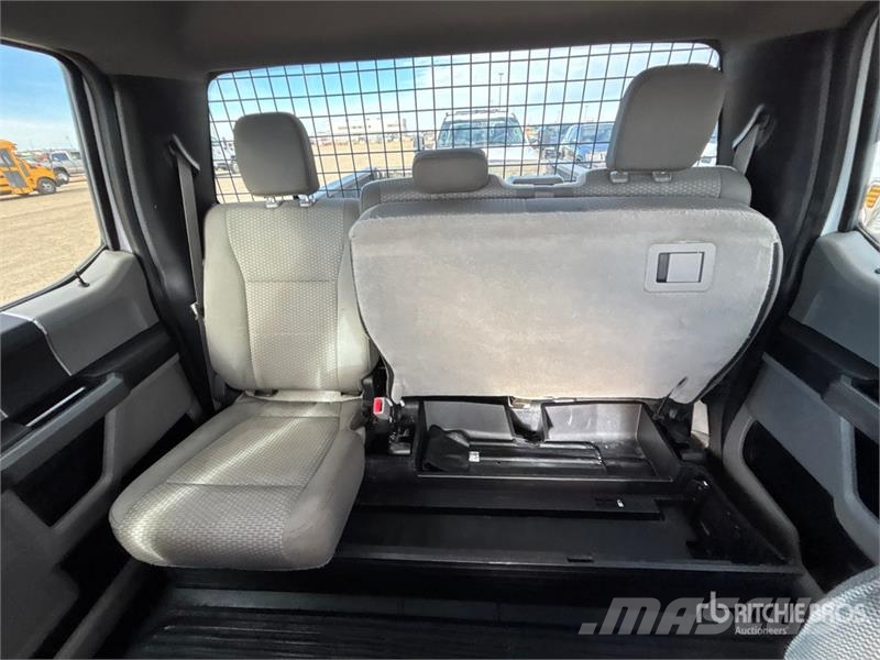 Ford F-250 XLT 4x4 Crew Cab Pickup 其他