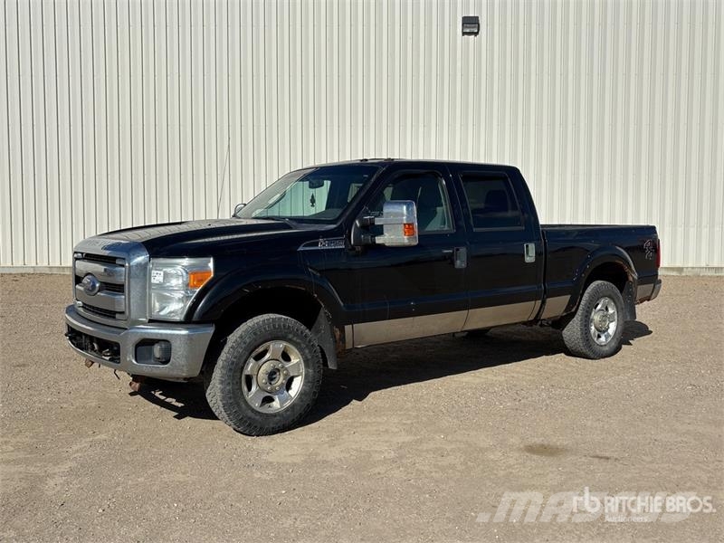 Ford F-250 XLT 4x4 Crew Cab Pickup Ostalo