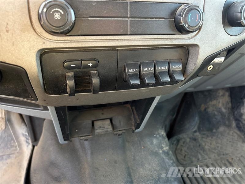 Ford F-250 XLT 4x4 Crew Cab Pickup Прочие фургоны