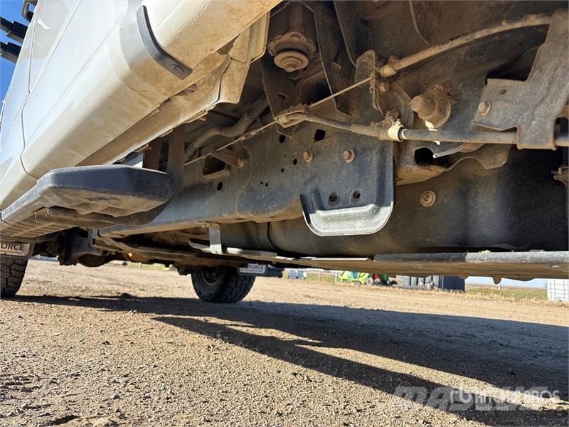 Ford F-250 XLT 4x4 Crew Cab Pickup Inne