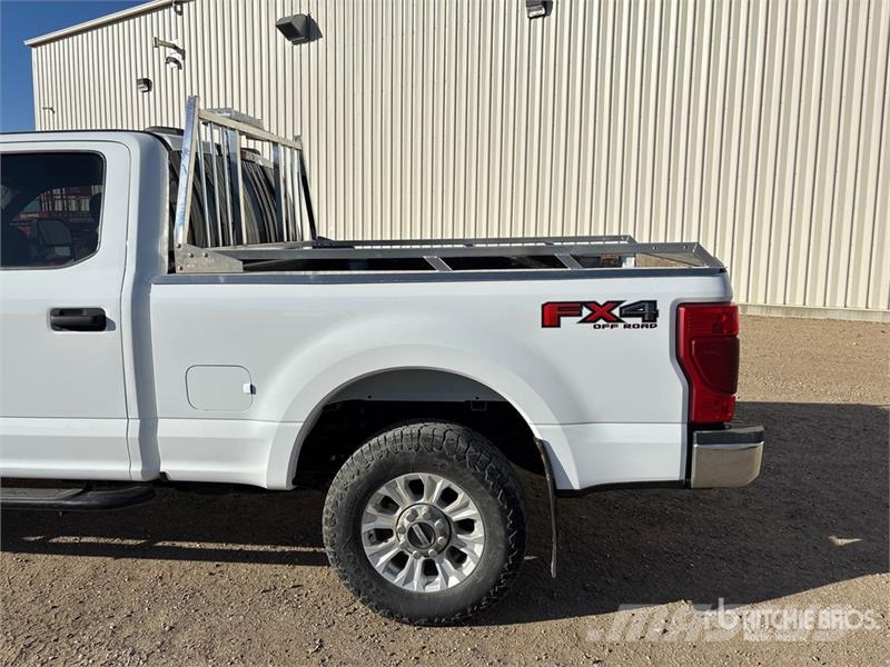 Ford F-250 XLT 4x4 Crew Cab Pickup Inne