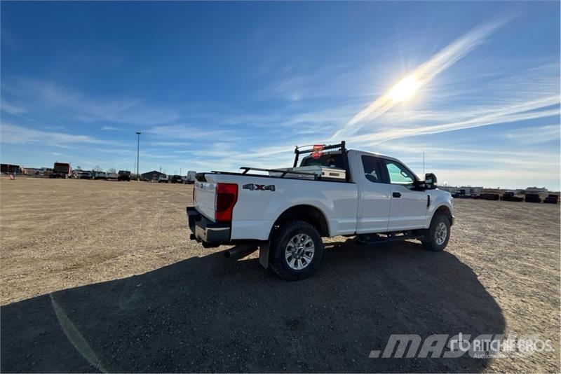 Ford F-250 XLT 4x4 Extended Cab Pickup Muu