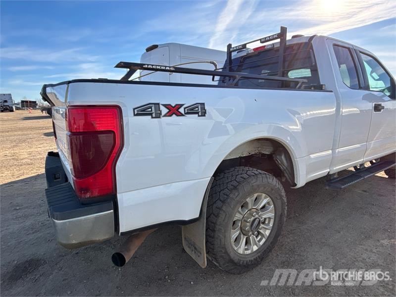 Ford F-250 XLT 4x4 Extended Cab Pickup Ostalo