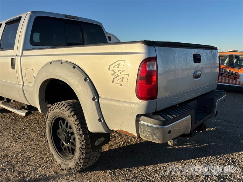 Ford F-250 XLT 4x4 Extended Cab Pickup Muu