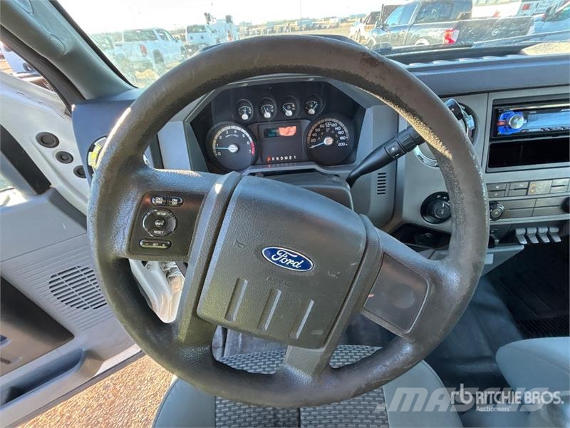 Ford F-250 XLT 4x4 Extended Cab Pickup Drugi