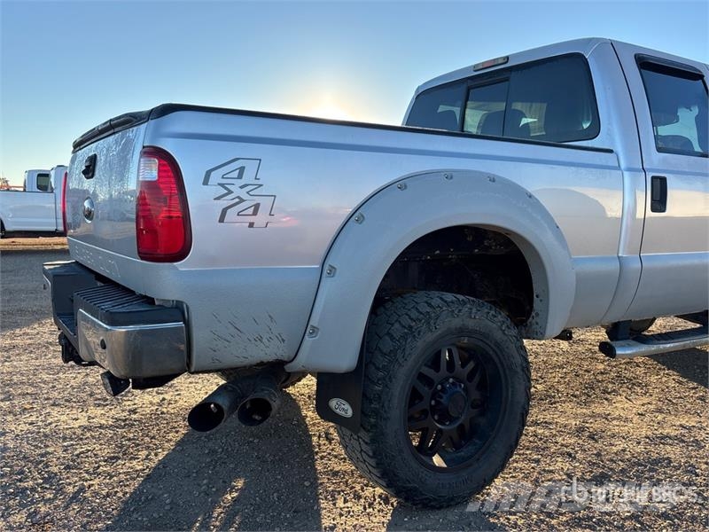 Ford F-250 XLT 4x4 Extended Cab Pickup Muu