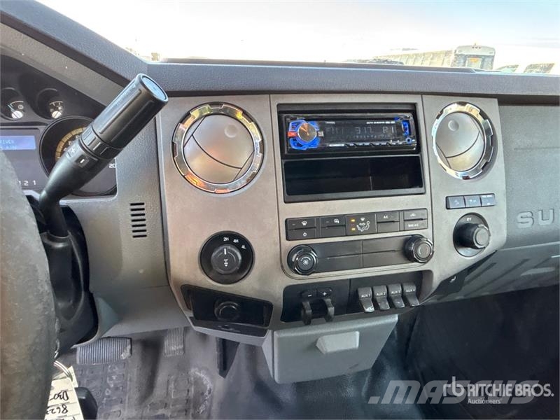 Ford F-250 XLT 4x4 Extended Cab Pickup Drugi