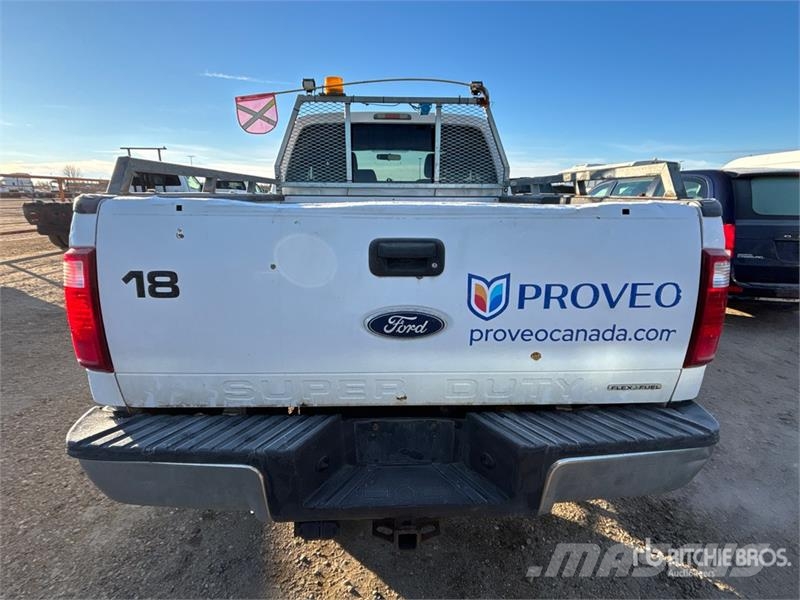 Ford F-250 XLT 4x4 Extended Cab Pickup Drugi