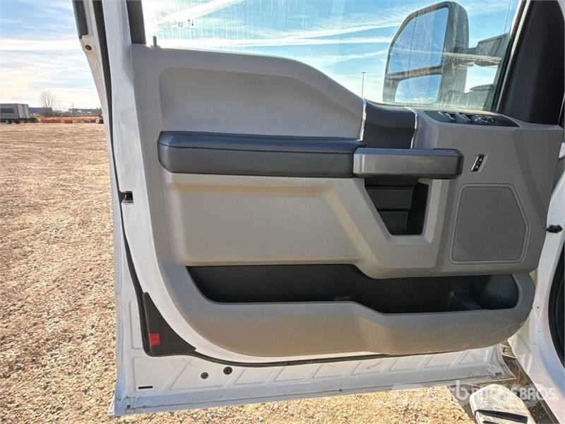 Ford F-250 XLT 4x4 Extended Cab Pickup Muu