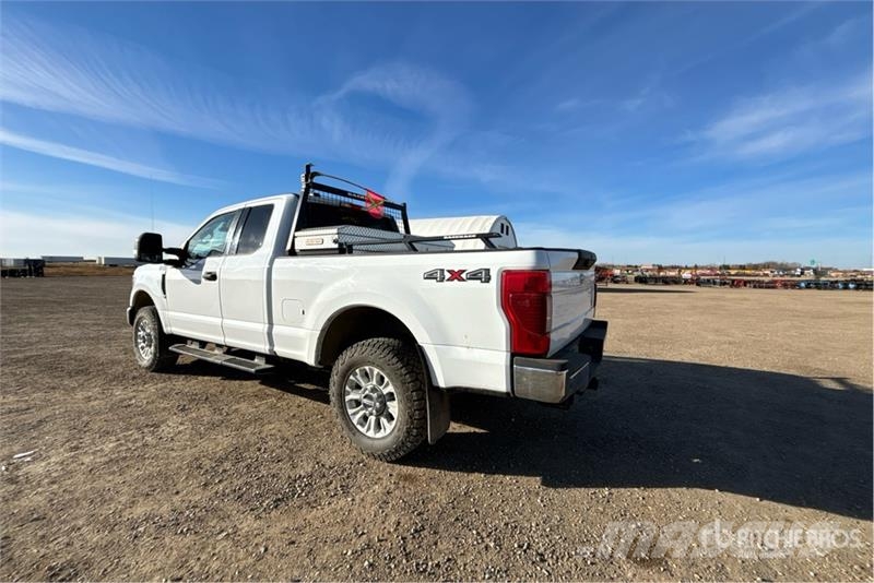 Ford F-250 XLT 4x4 Extended Cab Pickup Muu