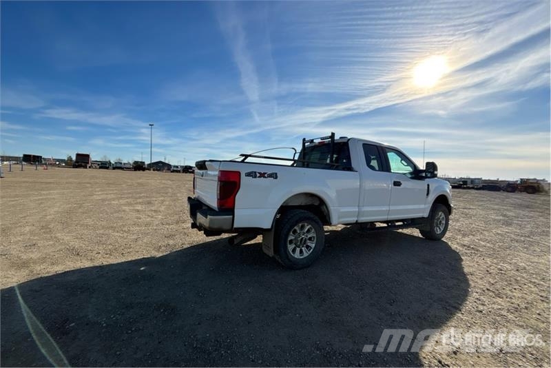 Ford F-250 XLT 4x4 Extended Cab Pickup Ostalo