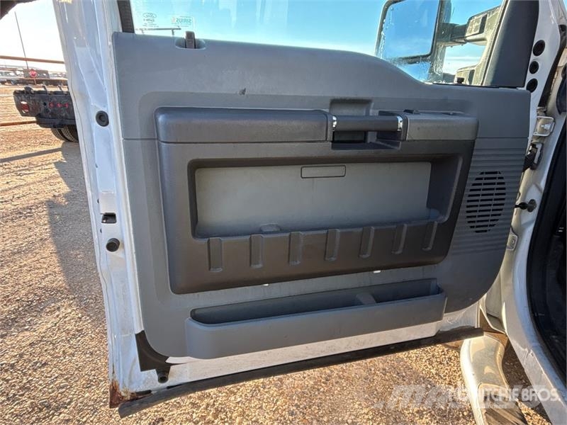 Ford F-250 XLT 4x4 Extended Cab Pickup Drugi