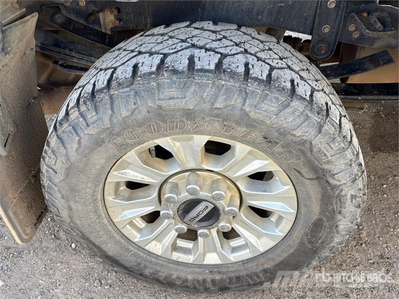 Ford F-250 XLT 4x4 Extended Cab Pickup Ostalo